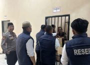 Polres Lampung Utara Bagikan Takjil untuk Tahanan, Wujud Kepedulian di Bulan Ramadan