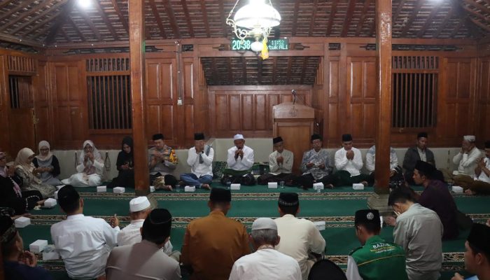 Safari Ramadhan Perdana di Masjid Tiban Kuno Parang, Forkopimda Magetan Sampaikan Pesan Toleransi dan Himbauan Kamtibmas