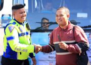 Aksi Heroik Satlantas Polres Gresik, Kejar Bus Mudik hingga Tol Tandes Demi Pasutri Tertinggal