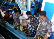 ‎Kapal Penangkap Ikan Terbakar Ditengah Laut, TNI AL dan Polairud Gerak Cepat Evakuasi Korban ‎