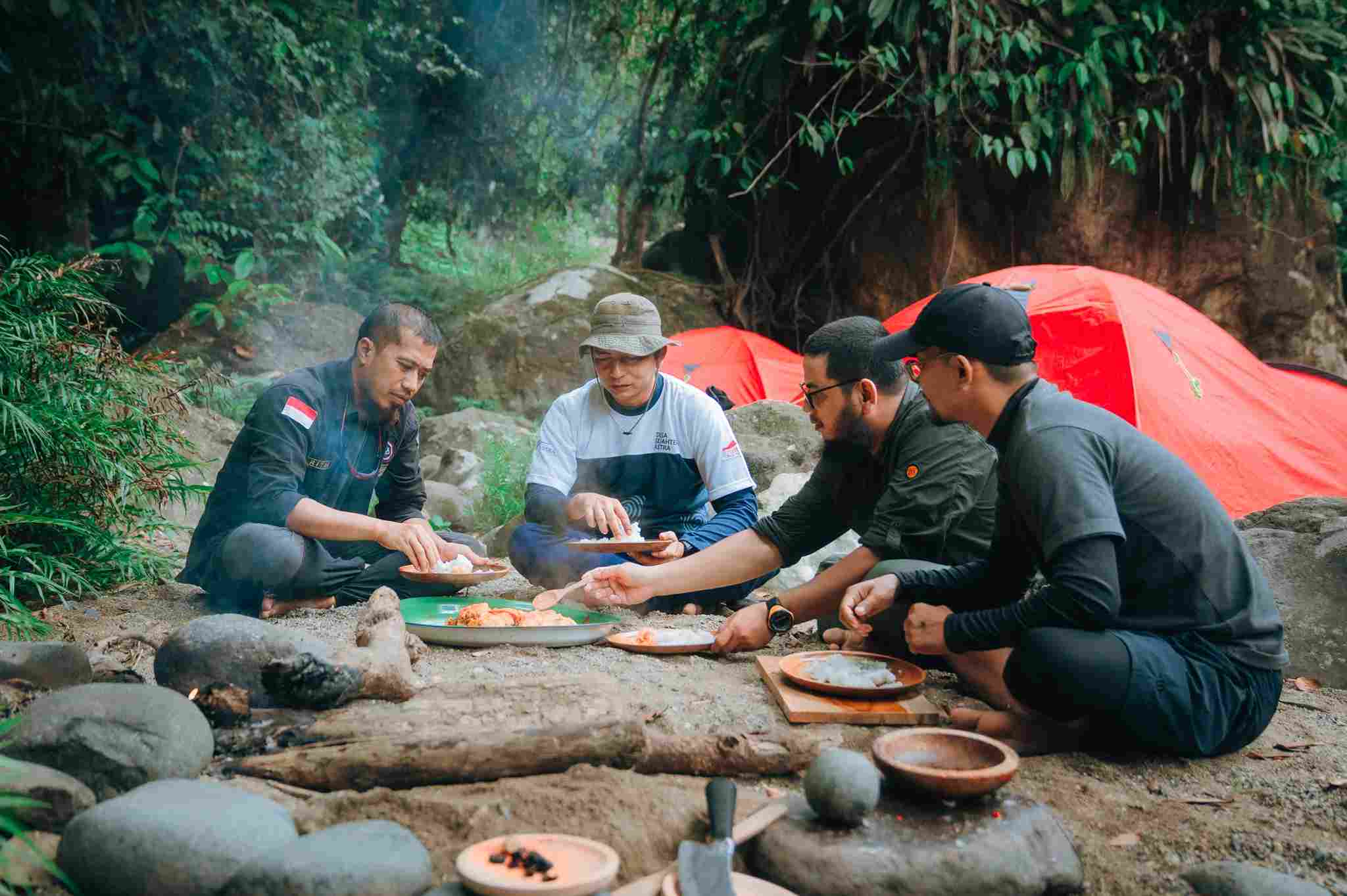 aktivitas arung jeram Desa Nyarai