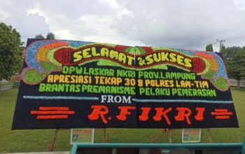 OTT Ketua LSM Se-Sumbagsel, Polres Lampung Timur Dibanjiri Papan Bunga Ucapan