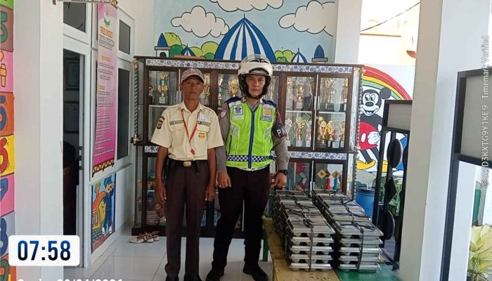 Dukung Program MBG, Polres Lampung Utara Kawal Distribusi Makanan Bergizi Gratis ke Sekolah