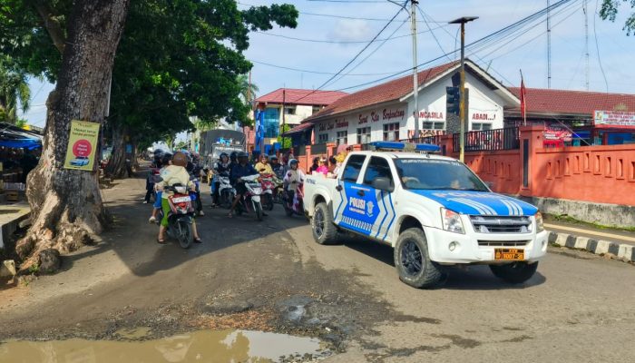 Satlantas Polres Lampung Utara Kawal Pawai TK Kemala Bhayangkari, Pastikan Lalu Lintas Aman dan Tertib