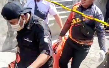 Warga Sidotopo Semampir Geger, Pria Bersimbah Darah Diduga Korban Pembunuhan.