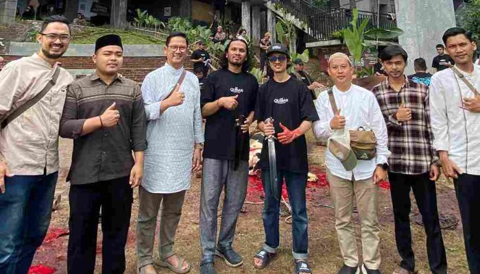Dari atas Gunung, Ust Hanan Attaki bersama Ciomy Gaungkan Semangat Berbagi dalam Momen Qurban