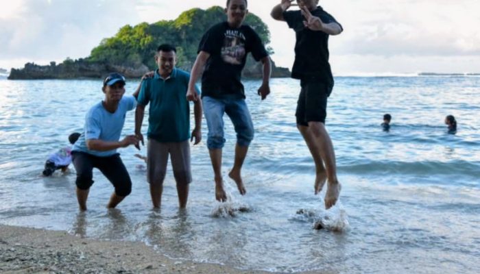 Healing Tipis Tipis Bank Syariah Annisa Mukti Tumbuhkan Semangat Kolaborasi di Lingkungan Kerja
