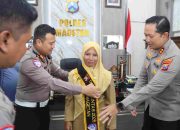 Viral Hadang Bus Nekat Terobos Lampu Merah, Emak-Emak Magetan Diangkat Jadi Duta Lalu Lintas 2026