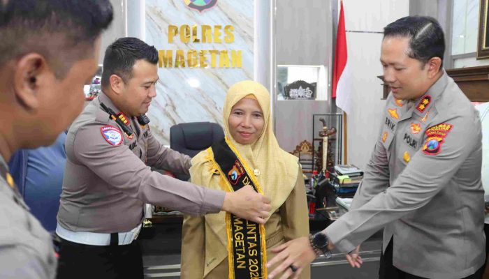 Viral Hadang Bus Nekat Terobos Lampu Merah, Emak-Emak Magetan Diangkat Jadi Duta Lalu Lintas 2026