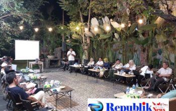 Foto : DLHK Sidoarjo menyosialisasikan penertiban Fasum di Pondok Mutiara.