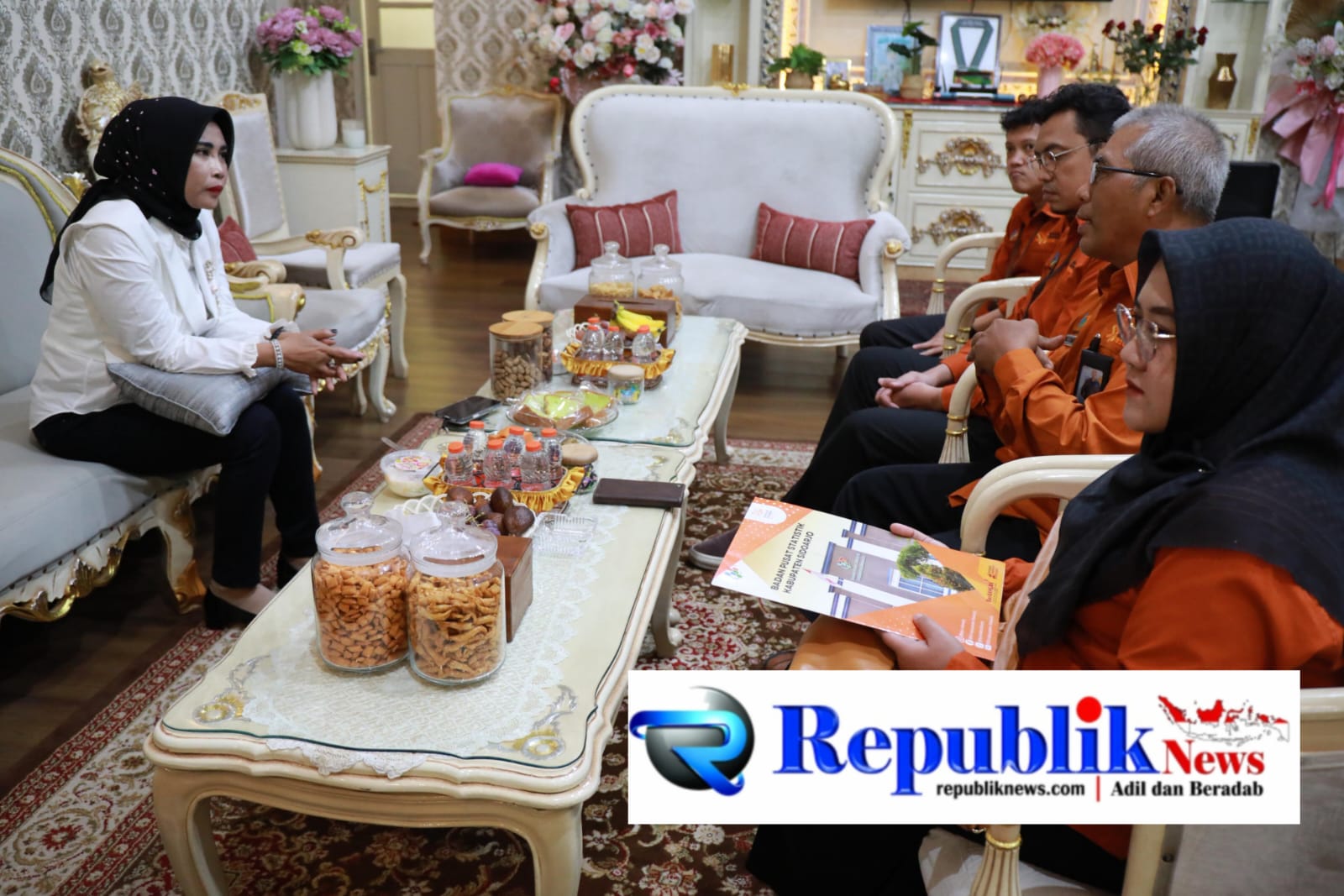 Foto : Wabup Mimik mendukung sensus Ekonomi 2026.