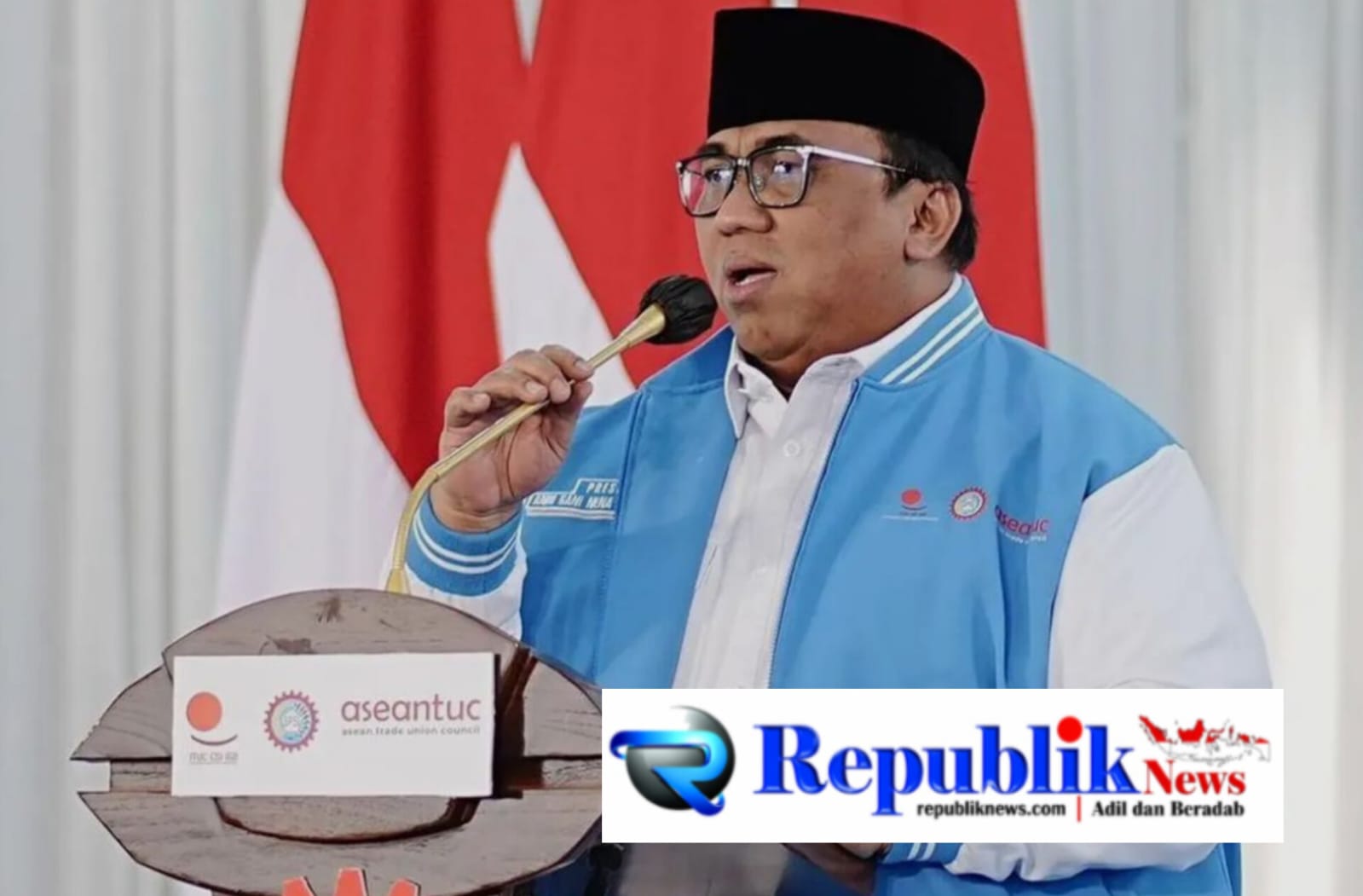Foto : Presiden Konfederasi Serikat Pekerja Pekerja Seluruh Indonesia,Andi Gani Nena Wes ketika bicara di depan awak media.