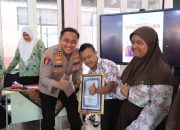 Wujud Kepedulian, Kapolres Gresik dan Ketua Bhayangkari Beri Apresiasi Guru serta Siswa Berprestasi SLB Kemala Bhayangkari 2