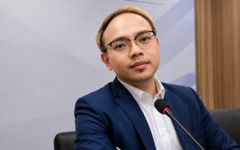 Mantan Kepala Desa Gempolsari Sya’rony Aliem Membayar Uang Pengganti Atas Putusan Mahkamah Agung di Kejaksaan Negeri Sidoarjo