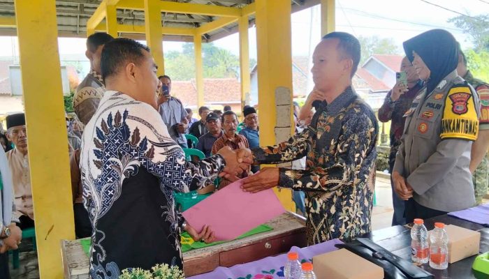 Pisah Sambut Lurah Tanjung Harapan.Dari. Syahrir Efendi.SE Kepada .Heri Novrizal.SE  