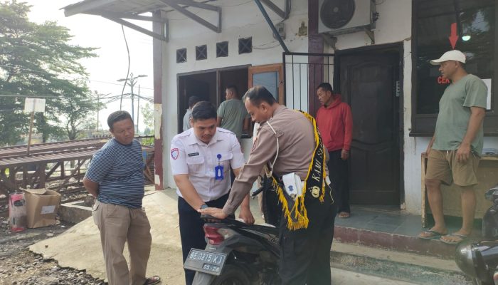 Satlantas Polres Lampung Utara Berikan Pelayanan Prima dan Sosialisasi E-Signal kepada Wajib Pajak