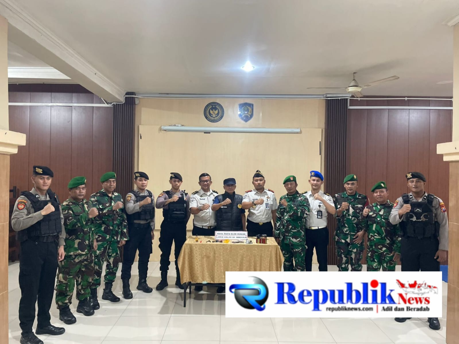 Foto : Lapas Sidoarjo menggelar razia gabungan .