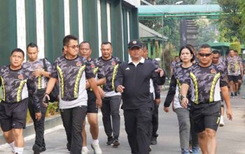 Bentuk Apresiasi Satuan, Danrem Bagikan Bingkisan Idul Adha