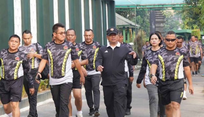 Bentuk Apresiasi Satuan, Danrem Bagikan Bingkisan Idul Adha