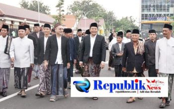 Idul Adha 2026 di Sidoarjo, Bupati Subandi Serahkan Sapi Kurban 800 Kg dan Salurkan Sapi Presiden ke Jabon