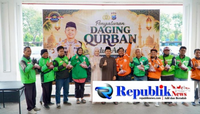 Polres Pasuruan Salurkan 16 Sapi dan 57 Kambing Kurban untuk Masyarakat di Hari Idul Adha