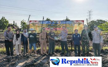 Kapolsek Wonoayu bersama Gapoktan Tanam Jagung Kuartal II, Dukung Swasembada Pangan Nasional