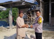 Bhabinkamtibmas Polres Lampung Utara Sambang Warga dan Salurkan Bantuan Semen untuk Pembangunan Masjid