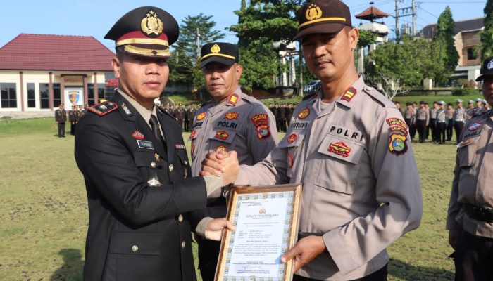 Di Hari Lahir Pancasila, 16 Personel Polres Lampung Utara Terima Penghargaan dari Kapolres