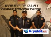 Foto : Polres pelabuhan tanjung perak mengamankan terduga pelaku pemerasan Sopir truk yang viral di medsos.