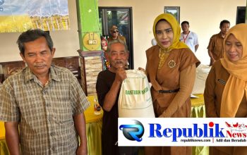 Wabup Sidoarjo Salurkan Bantuan Pangan untuk 1.600 KPM di Wonoayu