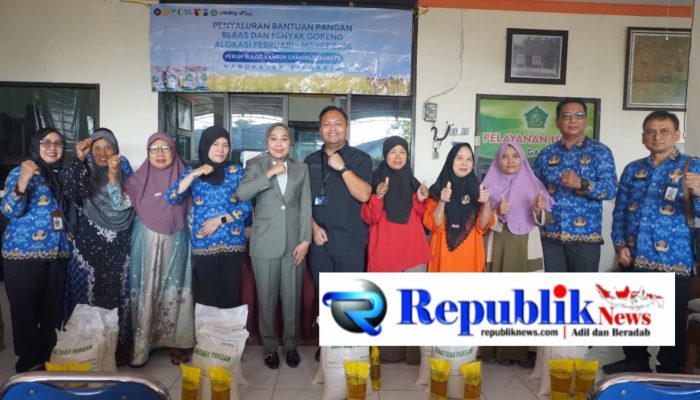 Ketua TP PKK Sidoarjo Salurkan Beras dan Minyak Goreng ke Tiga Desa di Gedangan