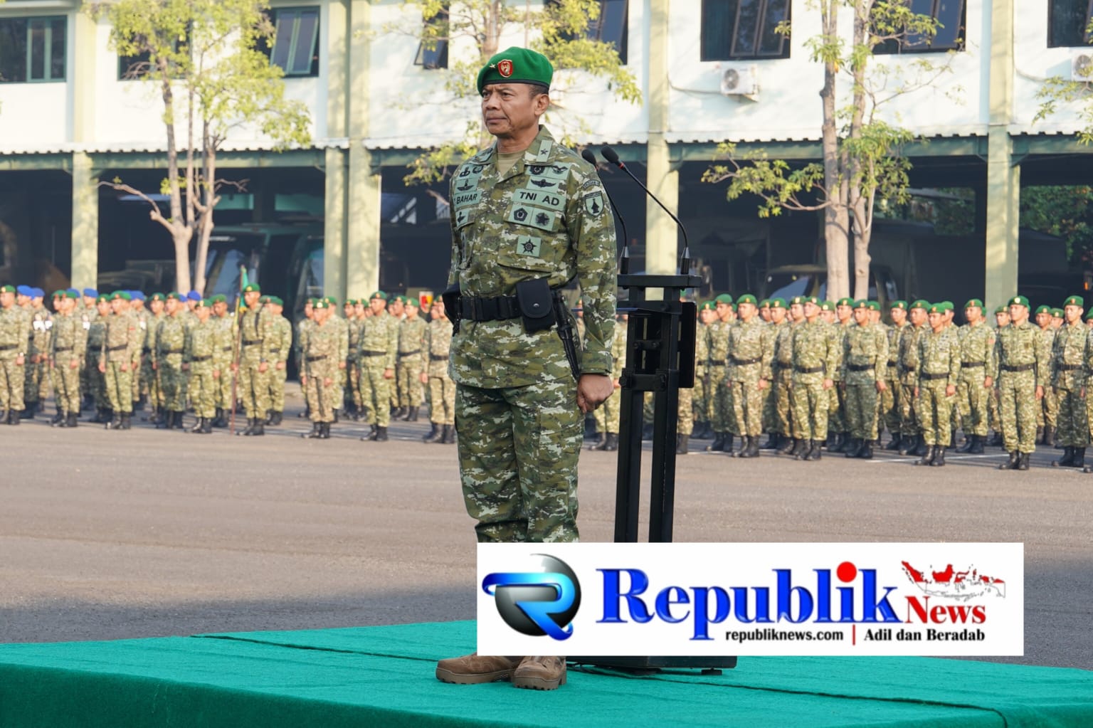 Foto : Kasdam V/Brawijaya Brigjen TNI Zainul Bahar ,S.H,M.Si pimpin Upacara Bendera Tujuh Belasan bulan Juni 2026.