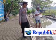Foto : Bhabinkamtibmas kelurahan Kauman ,anggota Polsek prajurit Kulon Polres Mojokerto kota melaksanakan kegiatan sambang dan dialogis.