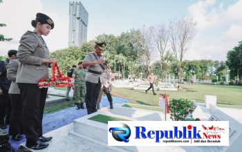 Foto : Polda Jatim ziarah dan tabur bunga di TMP.
