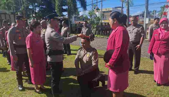 24 Personil Polres Bitung Naik Pangkat, Kapolres AKBP Albert Zai ; ” Bukti Dedikasi dan Profesionalisme Dalam Bertugas” ‎