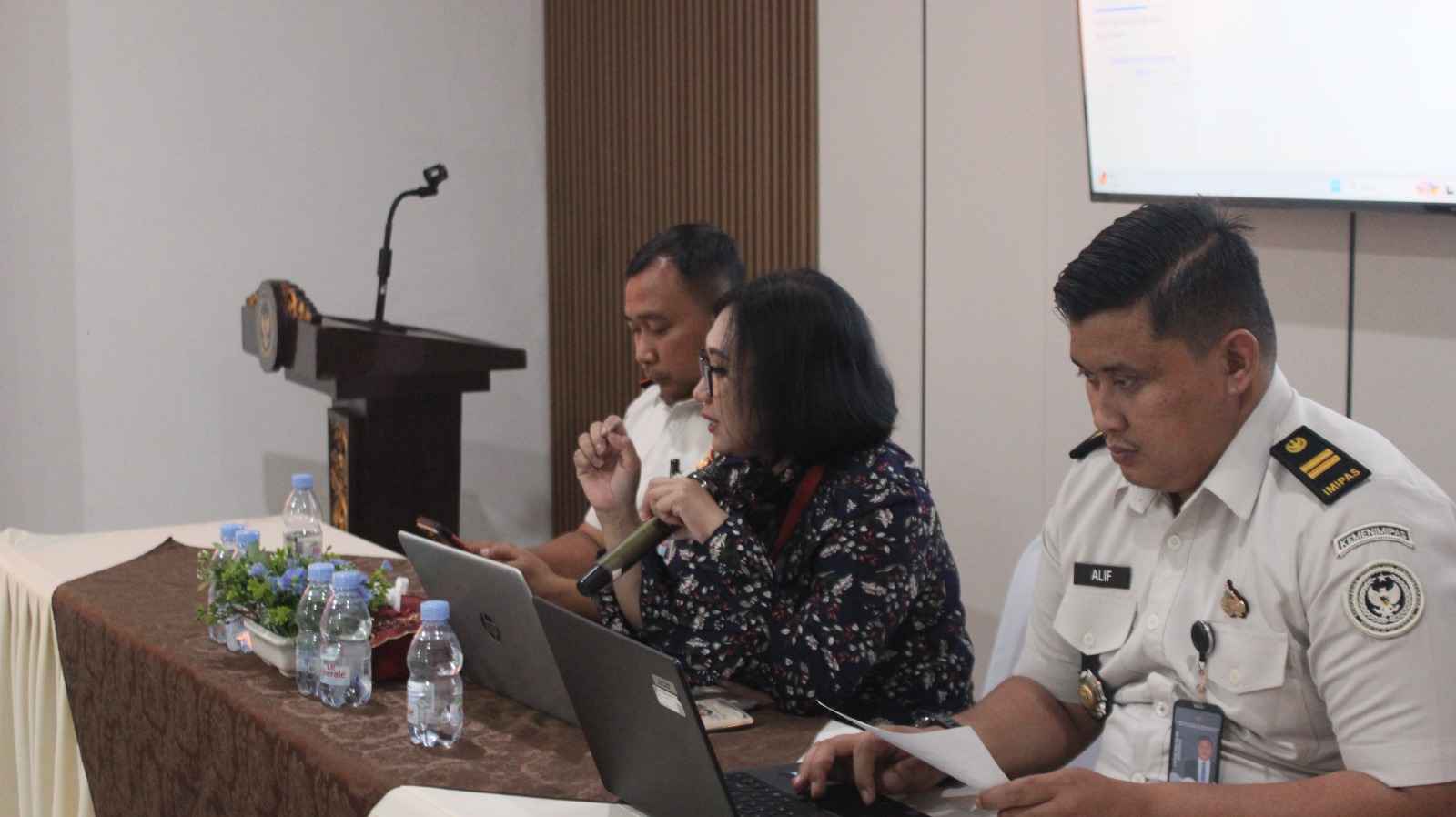 Foto : Klinik Pratama lapas delta Sidoarjo gelar pertemuan evaluasi akreditasi.