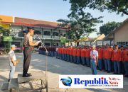 Foto : Polres Mojokerto kota tanamkan disiplin dan kesadaran Kamtibmas kepada pelajar .