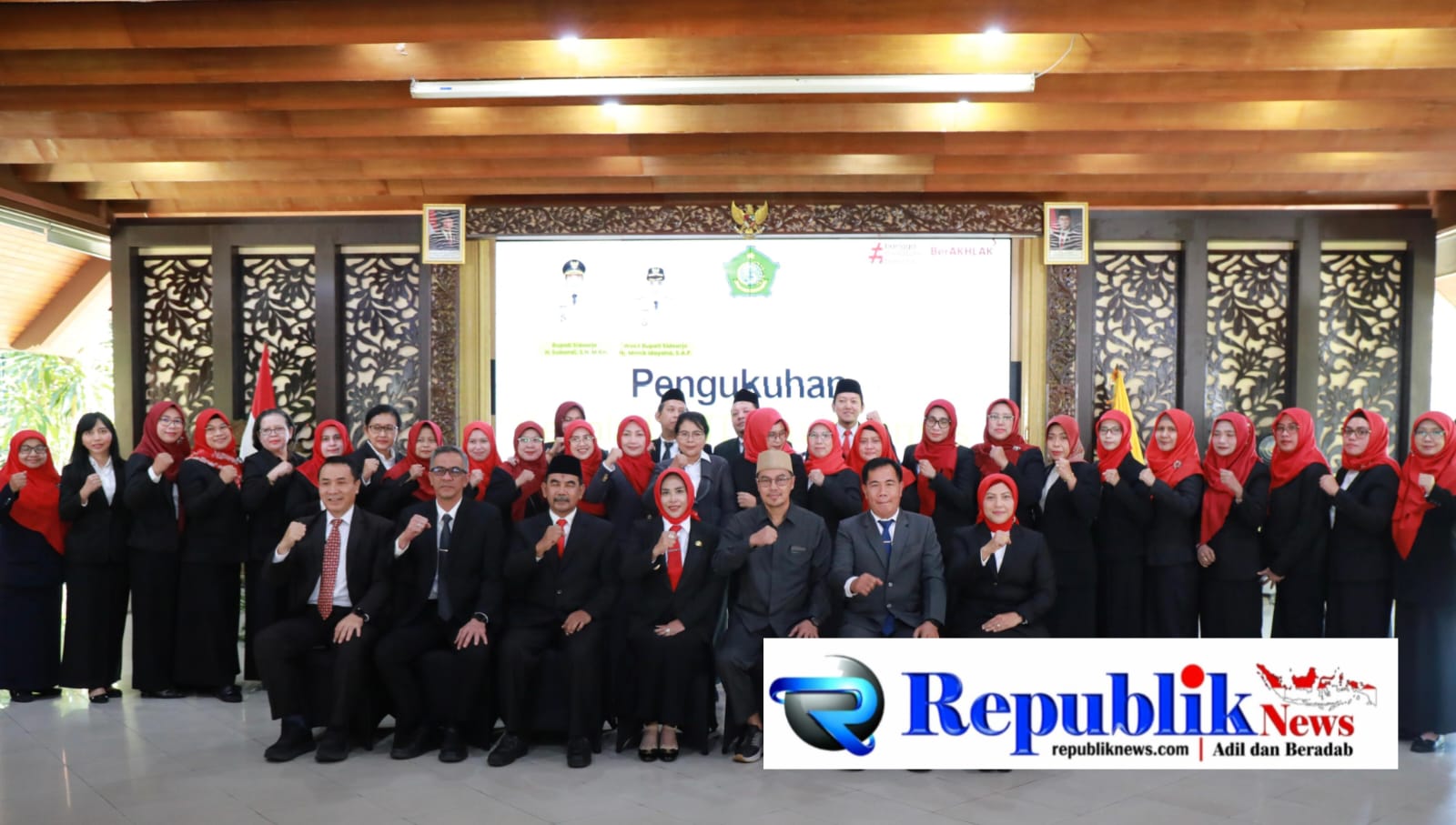 Foto : Wabup Sidoarjo mengukuhkan 29 Kepala Puskesmas .