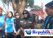 Foto : Wabup Mimik Idayana pimpin penanaman 644 pucuk merah.