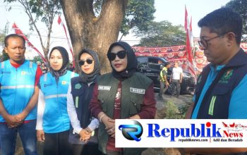 Foto : Wabup Mimik Idayana pimpin penanaman 644 pucuk merah.