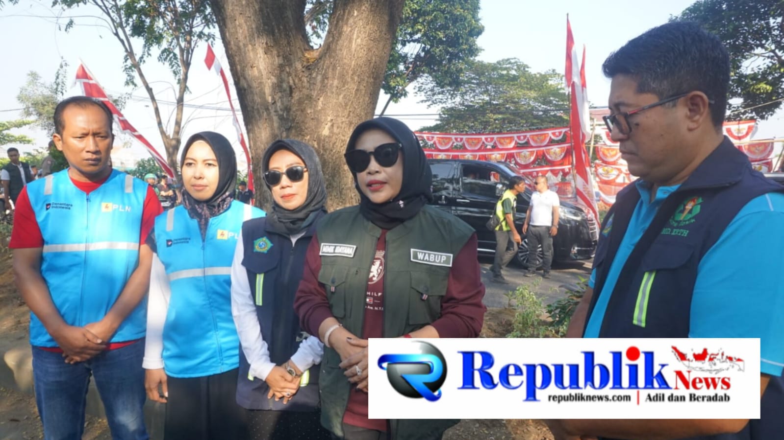 Foto : Wabup Mimik Idayana pimpin penanaman 644 pucuk merah.