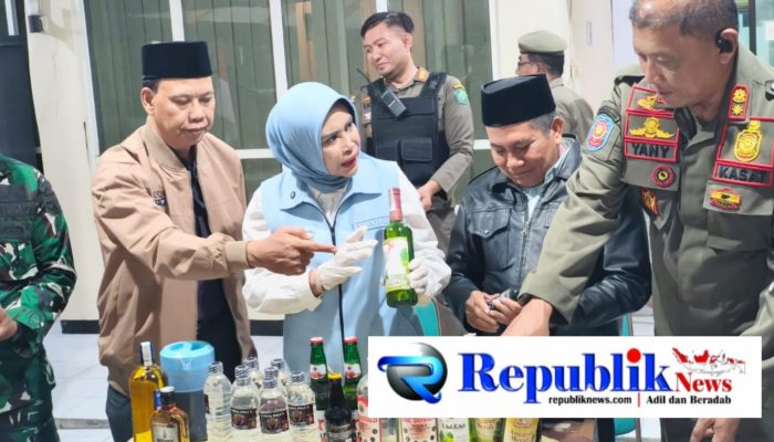 Wabup Sidoarjo Mimik Idayana Sidak PKL dan Tempat Karaoke di Jabon, Sekitar 100 LC Didata dan Jalani Skrining HIV/AIDS