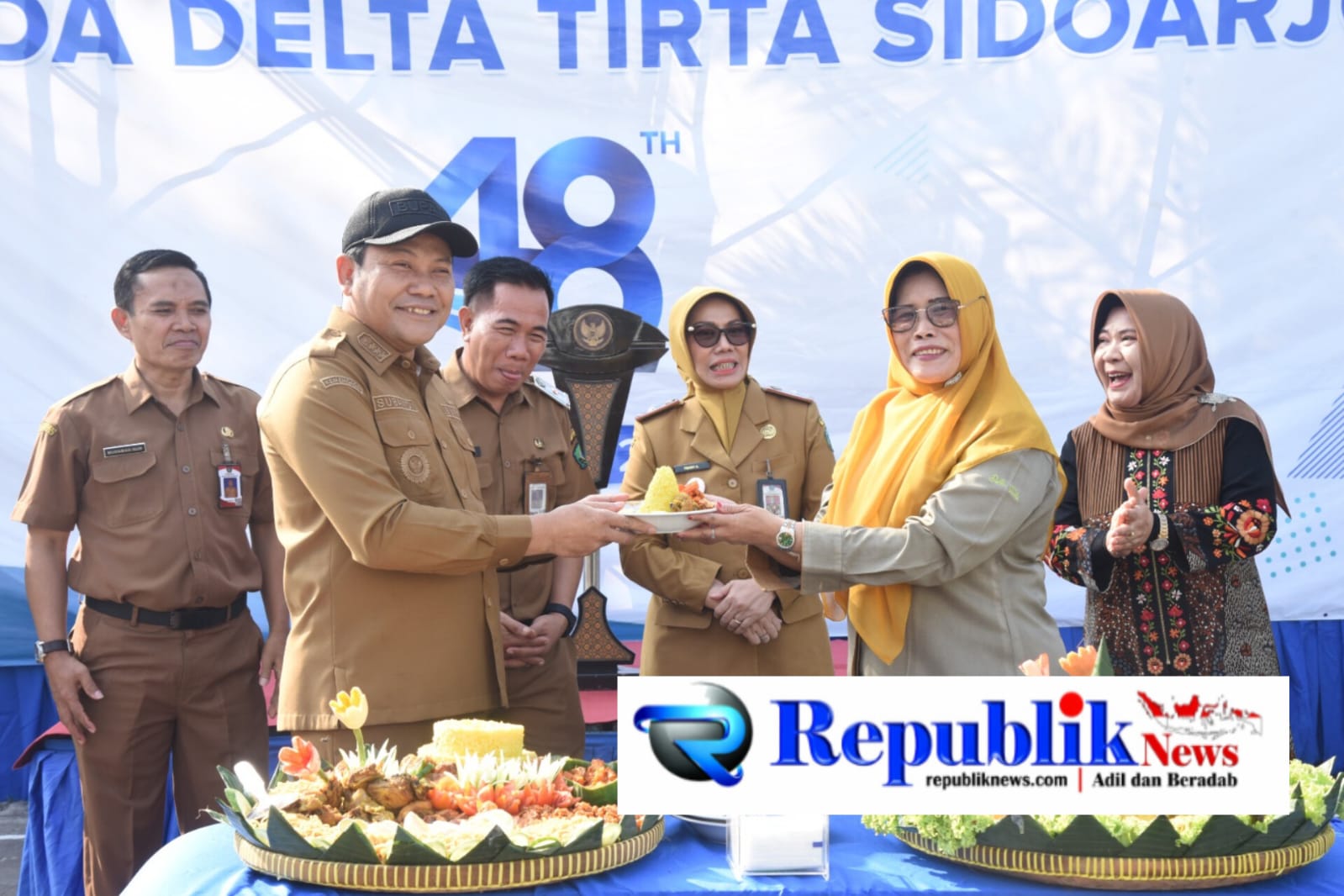 Foto : Bupati Sidoarjo,H.Subandi mendorong Perumfa Delta Tirta meningkatkan pelayanan.