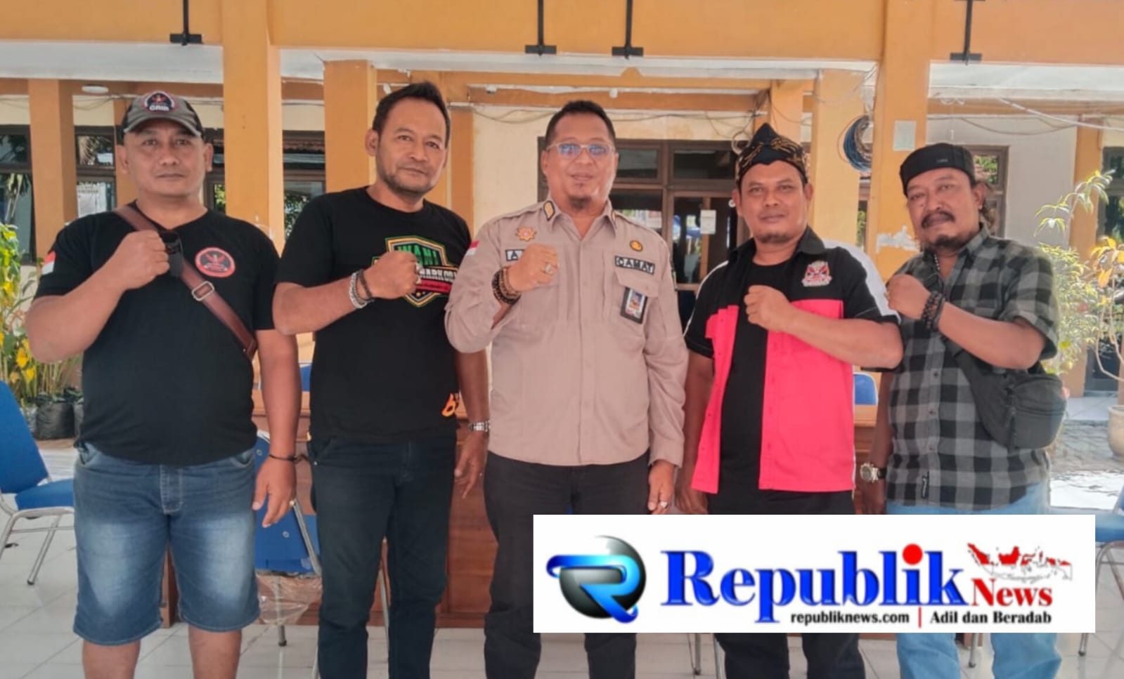 Foto : Ketua GRIB Jaya PAC Tanggulangin,Syamsudin silaturahmi dengan Camat Tanggulangin,Arie Prabowo, S.STP., M.PSDM.