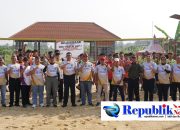Foto : Kapolresta Mojokerto,AKBP Hendrawan Arifianto,.S.H,S.I.K,M.H,.membuka Turnamen Bola Pantai ,Kapolres Mojokerto Kota Cup I Tahun 2026 di Lapangan bola voli pantai,Jalan Kedungturi , kelurahan Gunung Gedangan Kecamatan Magersari,Kota Mojokerto.