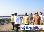 Foto : Wakil Bupati Sidoarjo,Hj Mimik Idayana meninjau lokasi luberan lumpur di titik P10D.