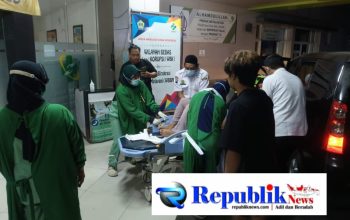 Aksi Heroik Satlantas Polres Gresik Selamatkan Wanita yang Hendak Melahirkan
