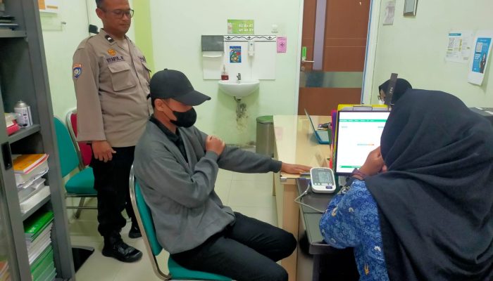 Viral di Media Sosial Pria Bugil Saat Menerima Pesanan Online di Dukuh Tengah Buduran Dalam Pembinaan dan Pendampingan Keluarga