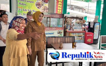 Foto : Wakil Bupati Sidoarjo,Hj Mimik Idayana sidak sentra Kuliner Gajah Mada.