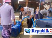Polsek Winongan Salurkan Air Bersih untuk Warga Terdampak Kekeringan